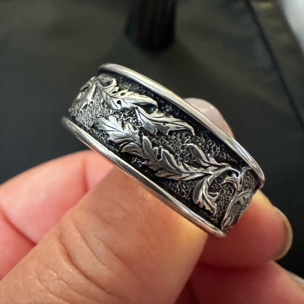 Preloved David Yurman mythical dragon band ring, size 11.5